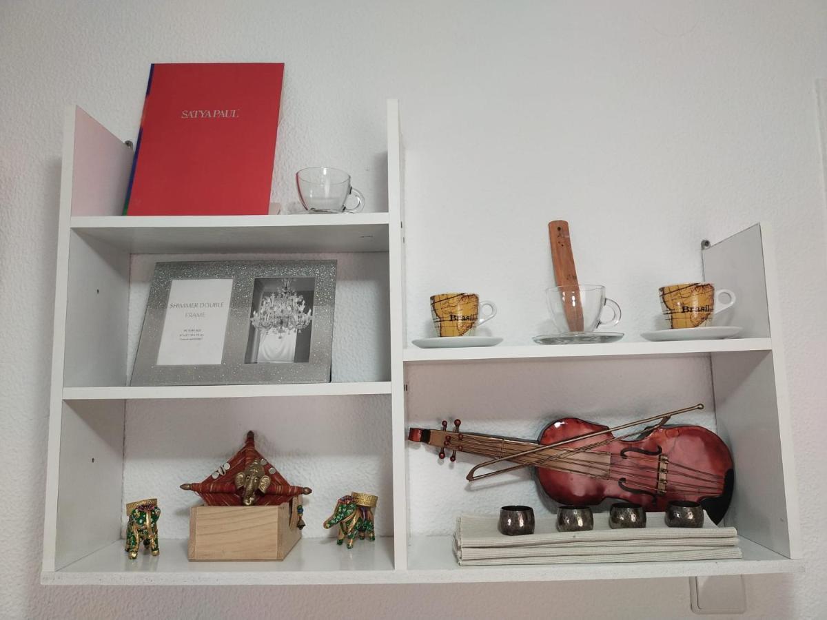 Apartment An Indian Bollywood Experience - For Families, Couples & Business Trips Sevilla